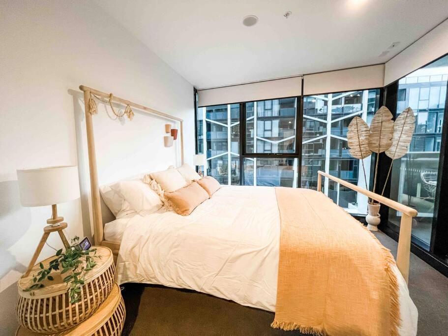 - Parking - Self Check-in - Pool Apartment